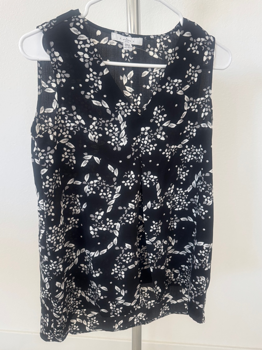 Fever Ladies' Sleeveless Tunic Top, Black and White, X-Small - NWOT